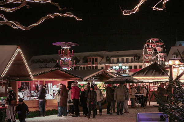 Weihnachtsmarkt im Schnee