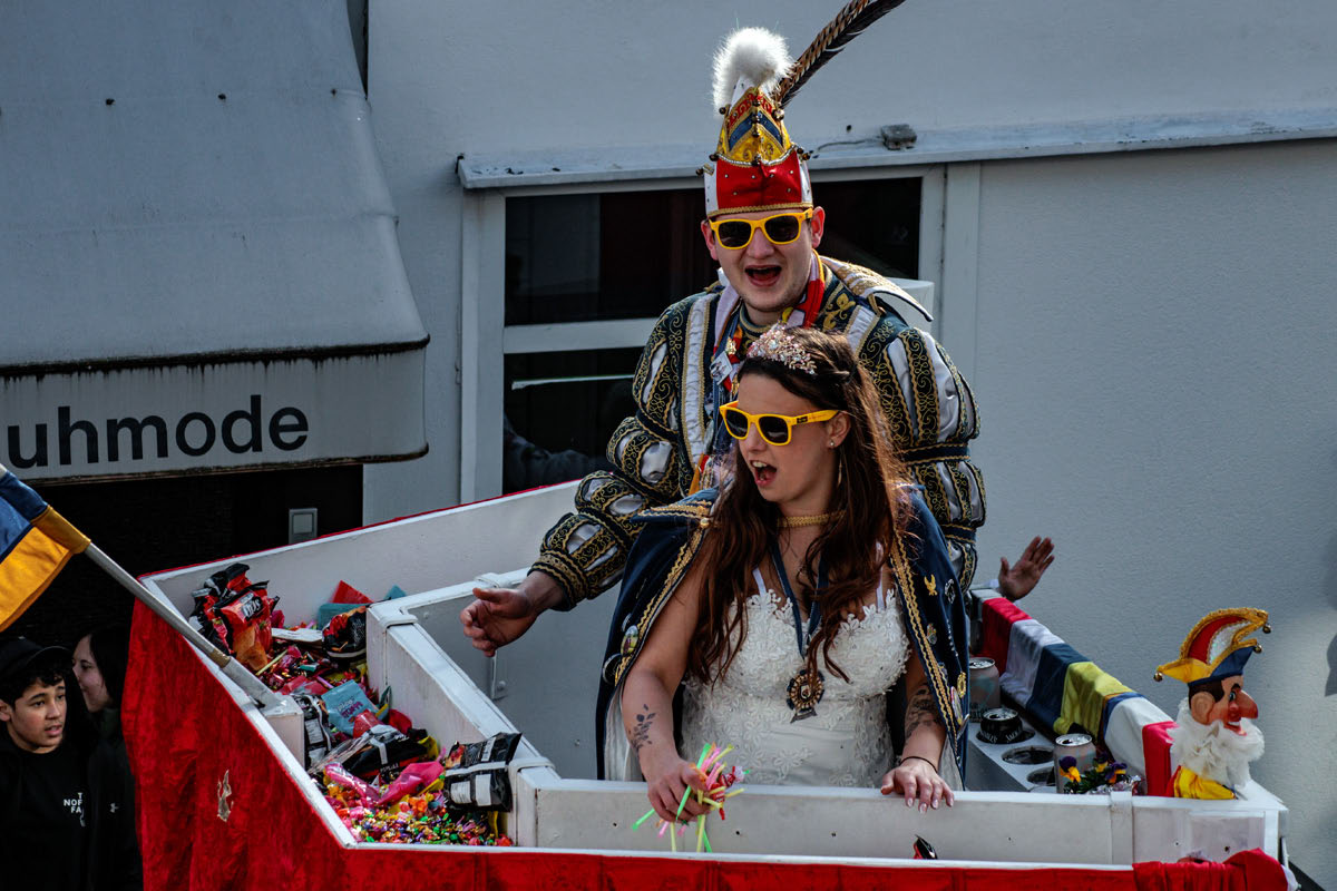 Faschingsumzug HU 2025 - Prinzenpaar des CV Klein-Auheim - Prinzessin Lisa I. und Prinz Sebastian I.