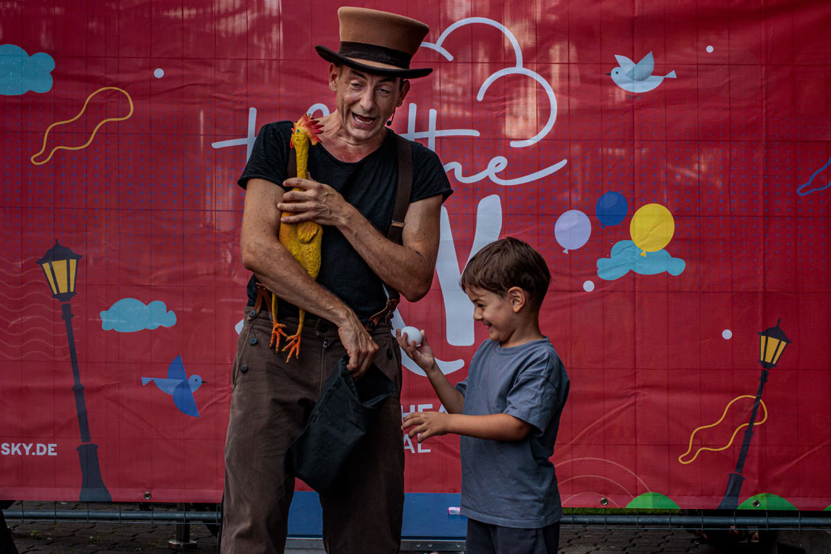 Strassentheaterfestival Till the Sky Hanau 2025 Chriss Breuning