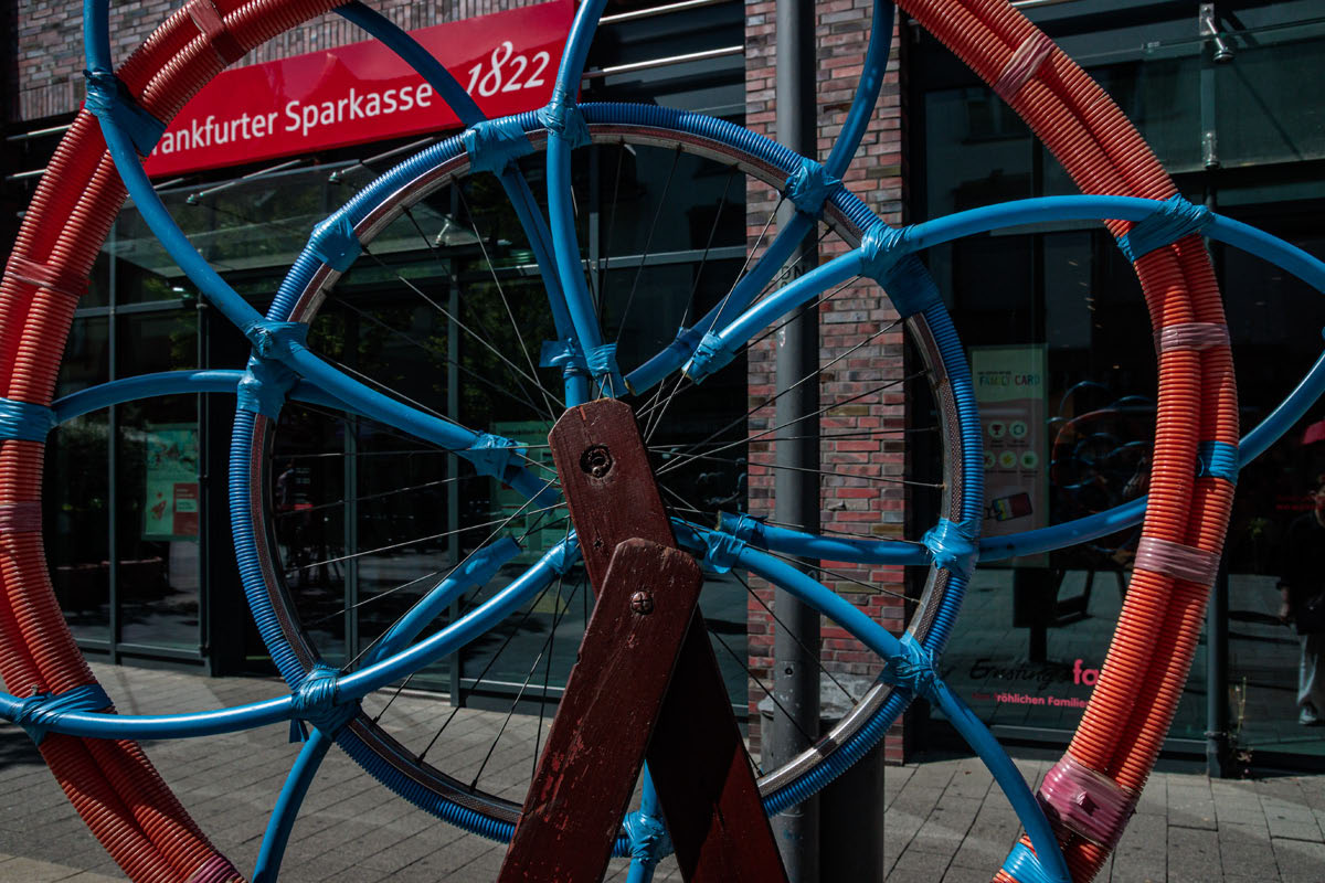Strassentheaterfest OF 2025 - Etienne Favre - Klang-Installationen
