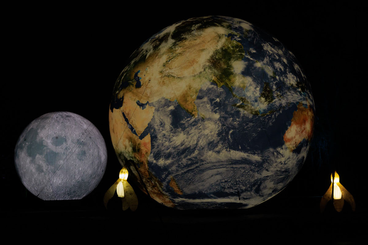 Winterlichter2024 2025 - Erde und Mond